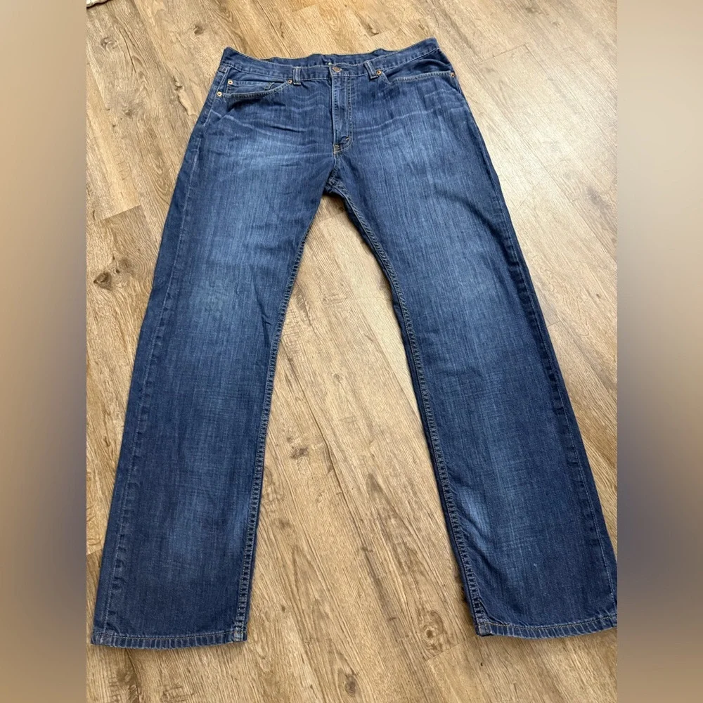 Levi’s • 505 Regular Fit Jeans 38x34
